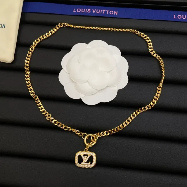 Louis Vuitton Monogram Jewelry Gold Black Curb Chain Rectangular Pendant Necklace 6