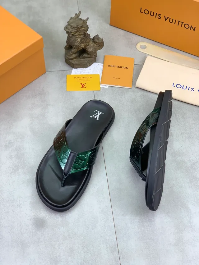 Louis Vuitton Monogram de couro patent verde e preto tongs 4
