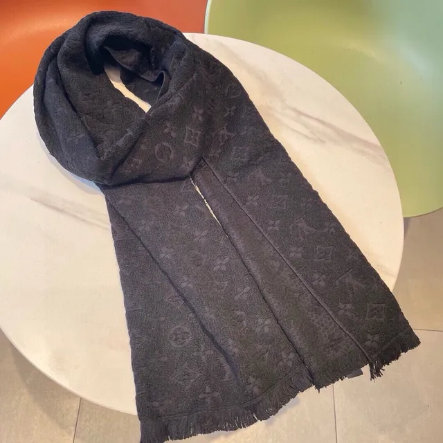 Écharpe Louis Vuitton Monogram Noir Jacquard Bords Frangés en Cachemire 9