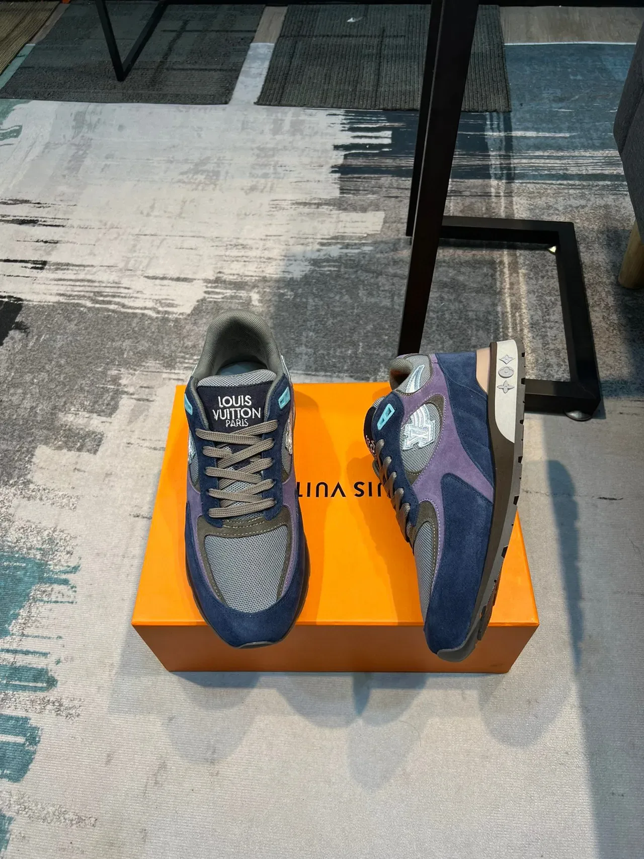 Louis Vuitton Navy Purple Sneakers Lifestyle Daim Et Mesh Superposés Patch Monogram Brodé 4