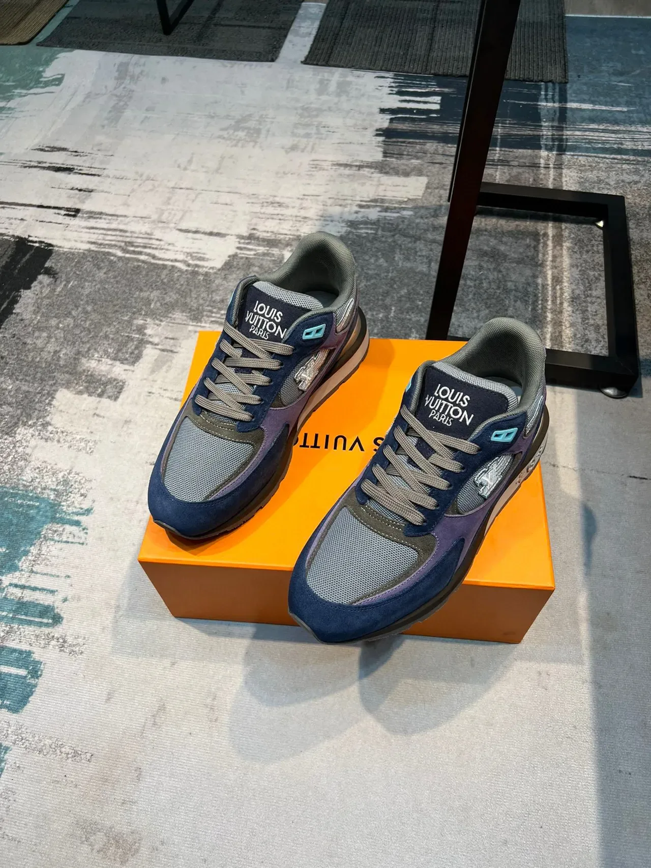 Louis Vuitton Navy Purple Sneakers Lifestyle Daim Et Mesh Superposés Patch Monogram Brodé 5