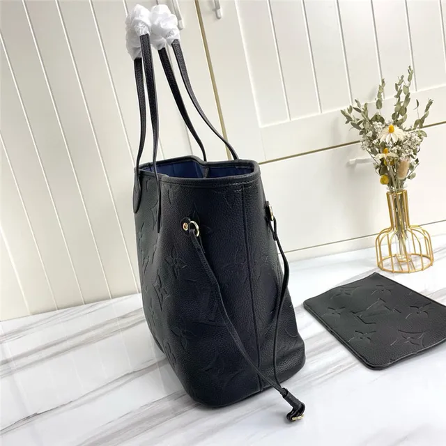 Louis Vuitton Neverfull Monograma embossado Bolso tote negro 5
