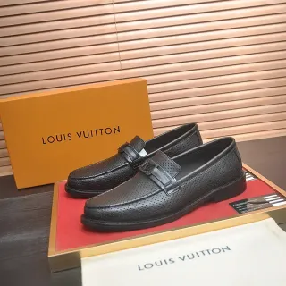 Louis Vuitton परफोरेटेड चमड़ा बकल स्ट्रैप लोफर