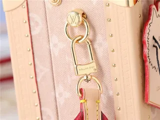 Sac Louis Vuitton Petite Malle Rose Monogramme Style Valise Tote 4