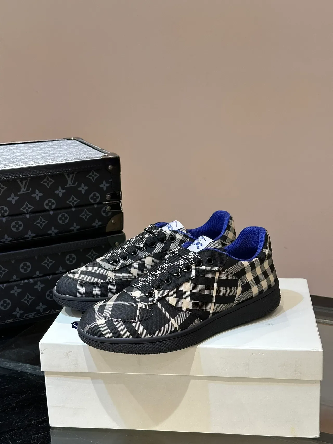 Louis Vuitton Plaid Low-Top Sneakers 5
