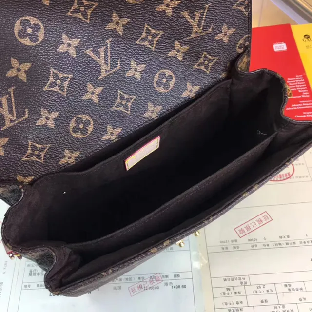 Louis Vuitton Pochette Metis Marron Beige Monogramme Toile Flap-Top Sac sous le bras 2