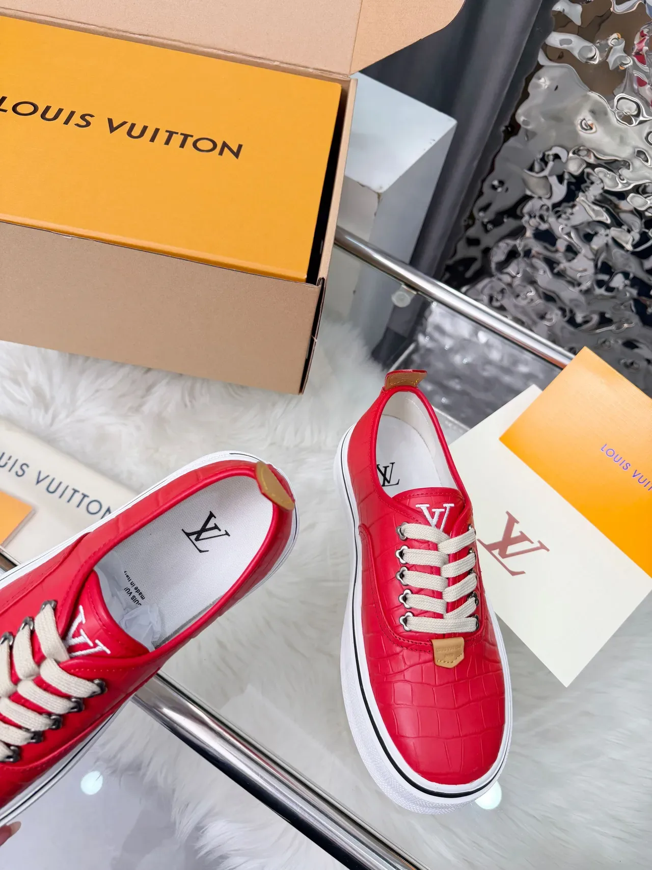 Louis Vuitton Sneakers Lifestyle Plateforme Rouge Croc Embossed 4