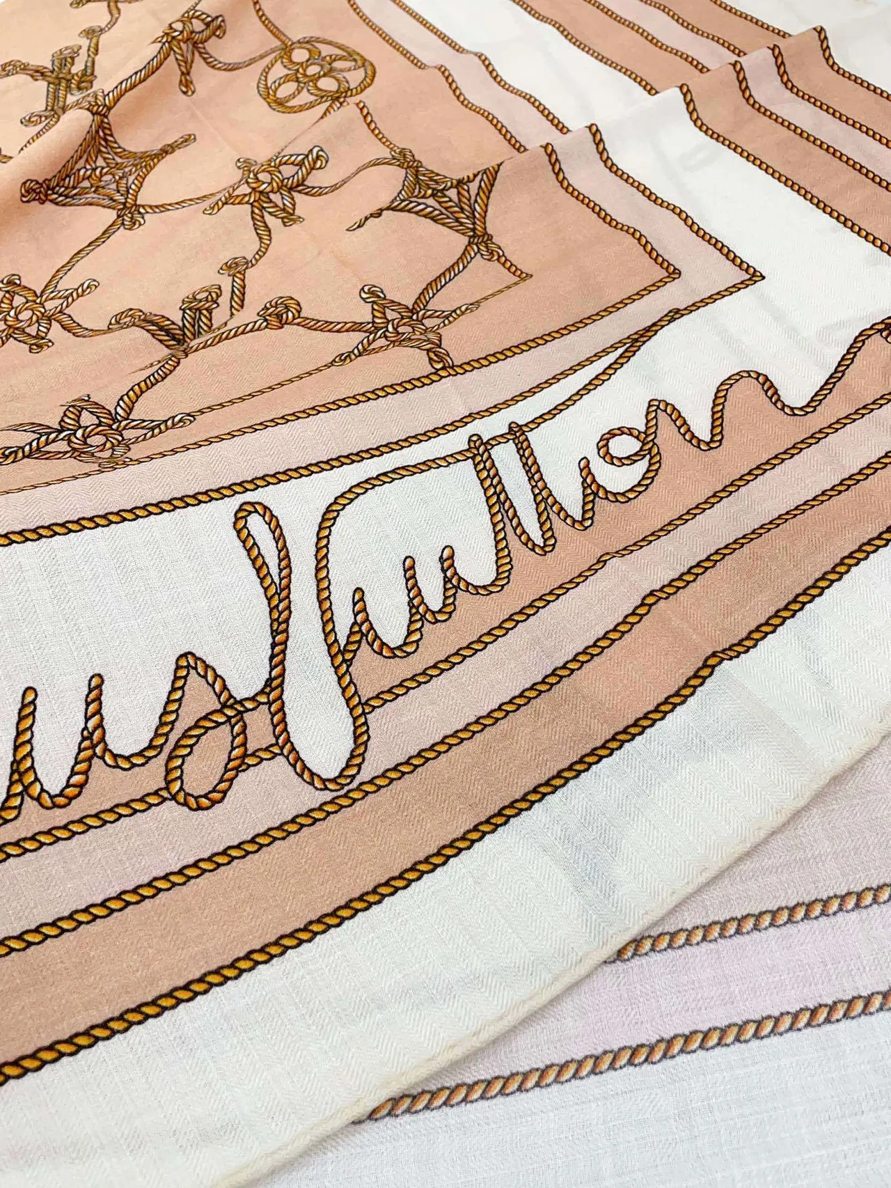 Louis Vuitton Imprimé Corde et Ancre Beige Soie Écharpe 9