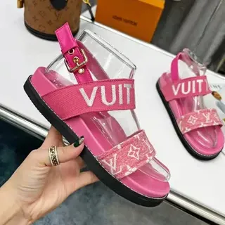 Louis Vuitton Run Away صندل كاجوال وردي مع Logo و Monogram