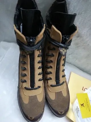 Louis Vuitton Run Away Tan and Black Monogram Ankle Boots 4