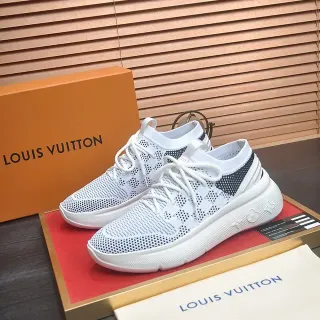 Louis Vuitton Run Away Zapatillas Lifestyle Blancos y Negros de Tejido
