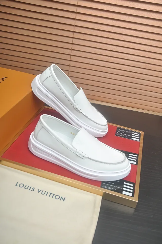 Louis Vuitton Run Away सफेद चमड़े का प्लेटफॉर्म सोल लोअफर 4