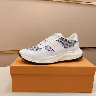 Louis Vuitton Run Away Branco Marinho Monogram-Print Painéis de tecido Dourados Logo LV Lifestyle Sneakers