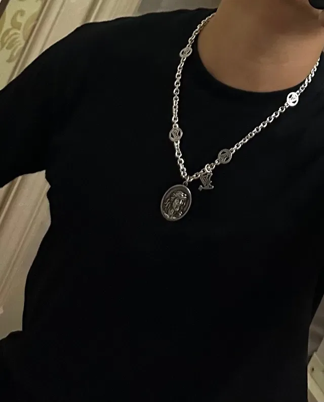 Louis Vuitton Silver Blue Metal Chain Circular Monogram Links Necklace 6