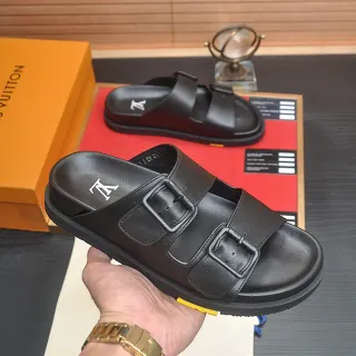 Louis Vuitton Slide काला डबल स्ट्रैप बकल स्लिपर्स