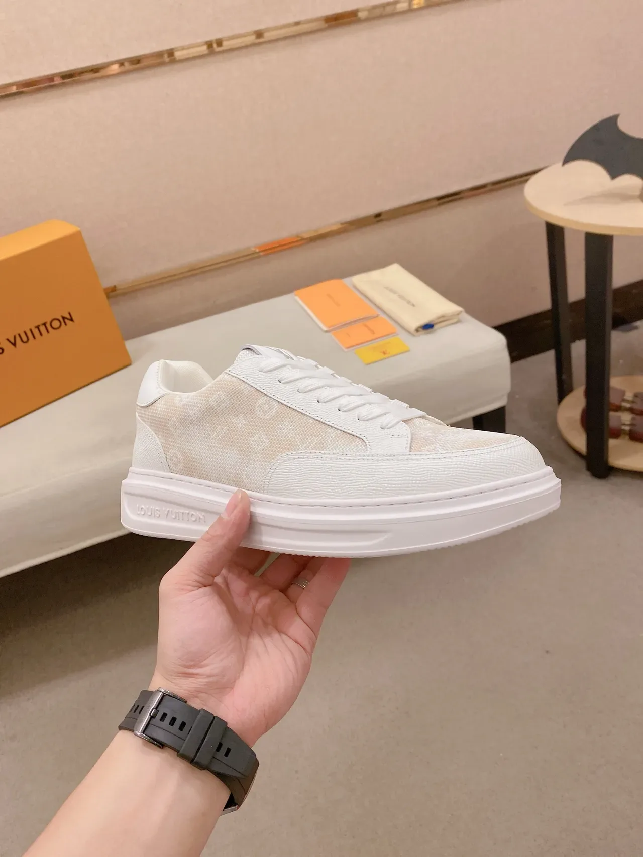 Louis Vuitton 白米色 低帮 平台底 生活方式运动鞋 4