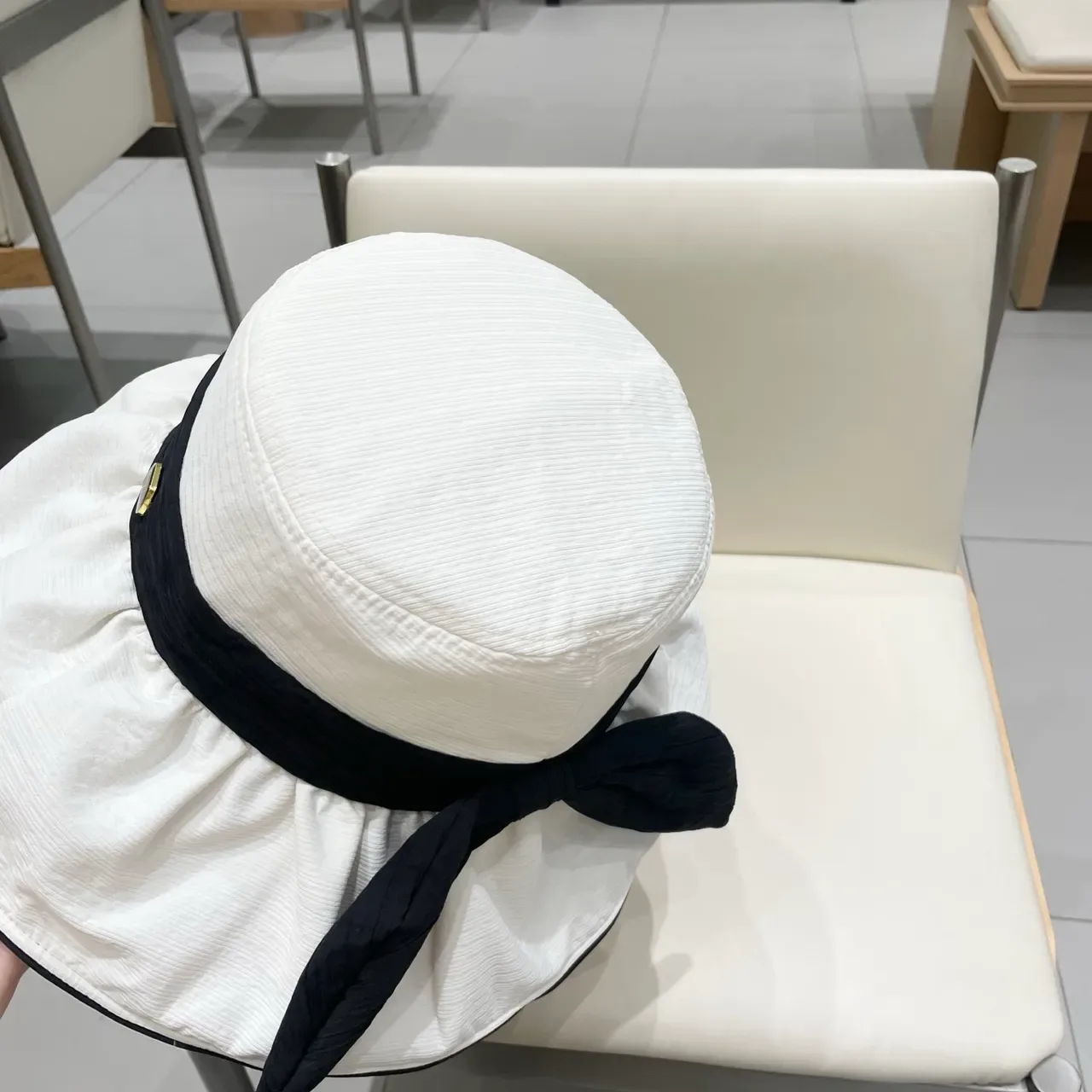 Louis Vuitton White Black Ribbed Fabric Grosgrain Band Hat 4