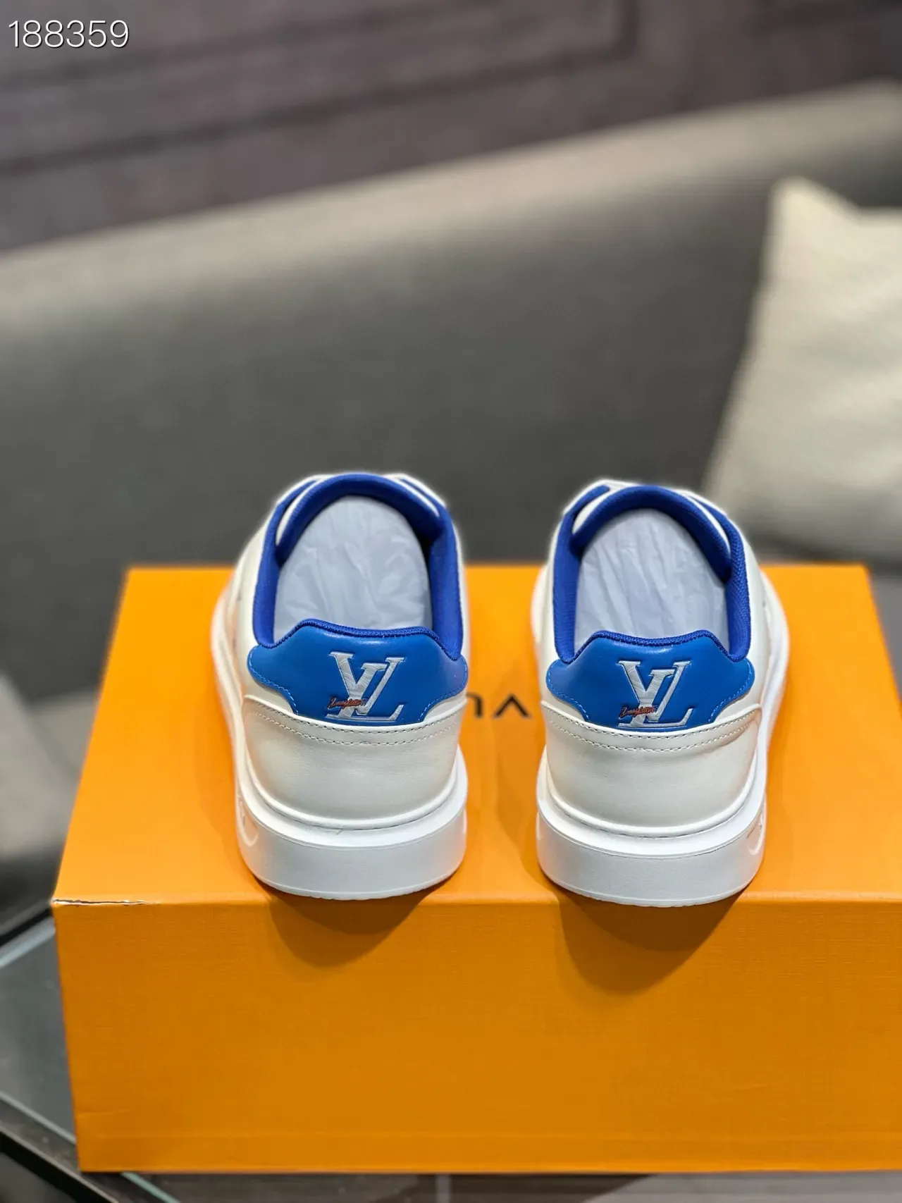 Louis Vuitton White Blue Smooth Leather Upper Royal Interior Lining Lifestyle Sneakers 2