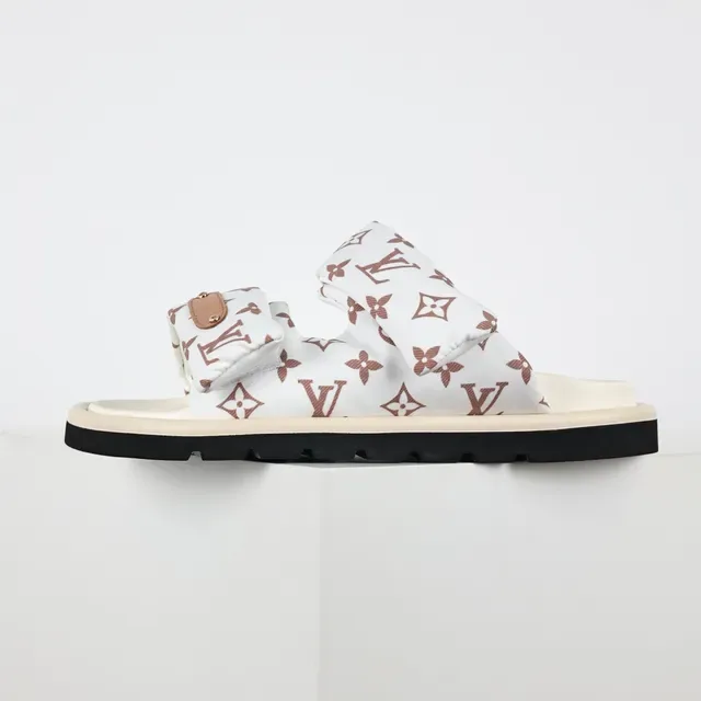Sandálias Casuais Louis Vuitton Brancas e Castanhas com Tirantes de Tecido Acolchado Monogram-Printed 9