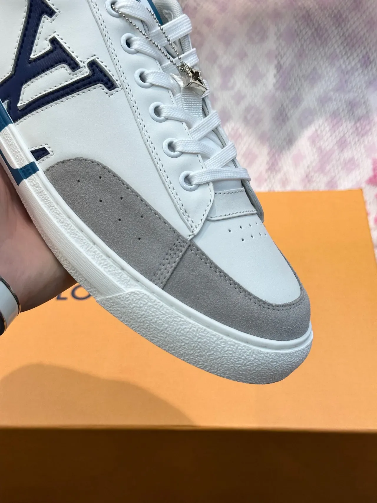Louis Vuitton White Gray Low-Top Leather-Suede Hybrid Lifestyle Sneakers 7