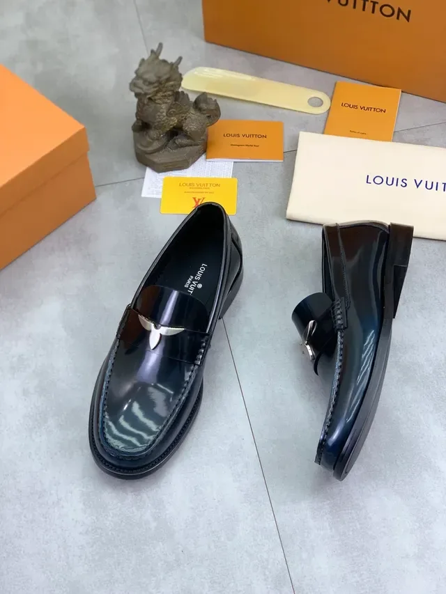 Louis Vuitton Winged Buckle Loafer Navy Silver Patent Leather Loafer 5