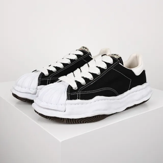 Maison Margiela Black White Oversized Wavy Midsole Canvas Upper Lifestyle Sneakers 2