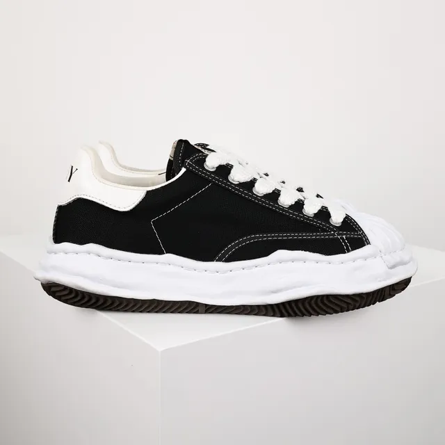 Maison Margiela Black White Oversized Wavy Midsole Canvas Upper Lifestyle Sneakers 3
