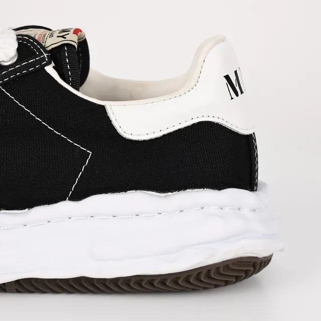 Maison Margiela Black White Oversized Wavy Midsole Canvas Upper Lifestyle Sneakers 4