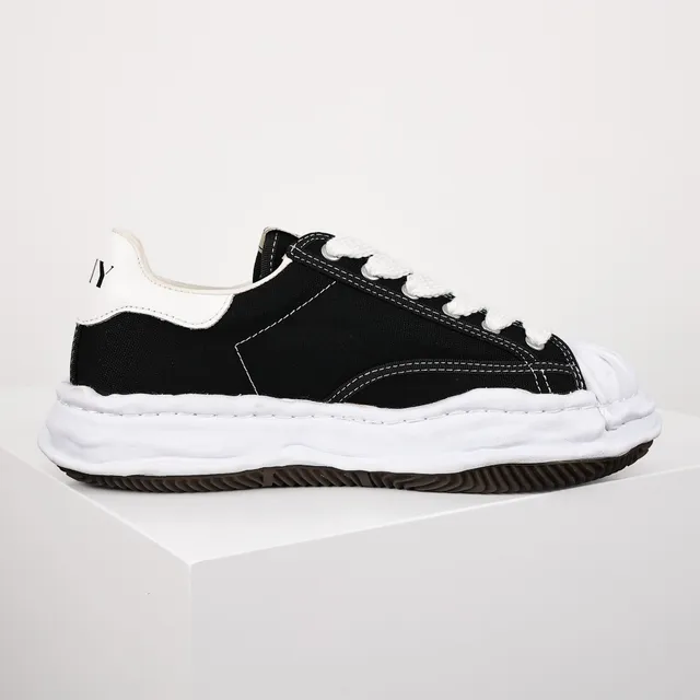Maison Margiela Black White Oversized Wavy Midsole Canvas Upper Lifestyle Sneakers 7