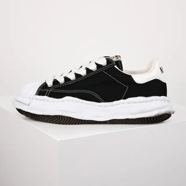Maison Margiela Black White Oversized Wavy Midsole Canvas Upper Lifestyle Sneakers 9