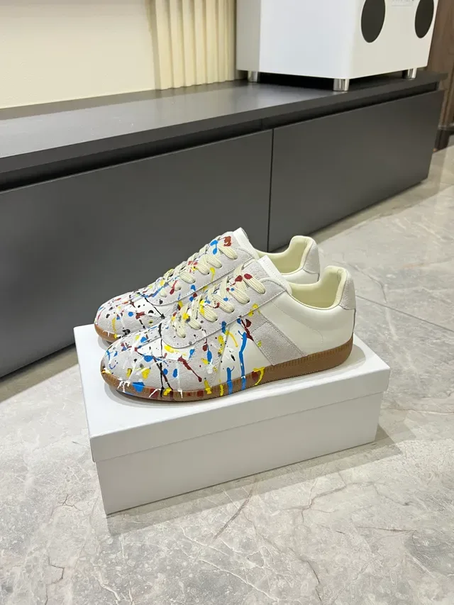 Maison Margiela Tênis Lifestyle de Couro e Camurça de Duas Cores Multicolor Beige com Design de Salpicos de Tinta 5