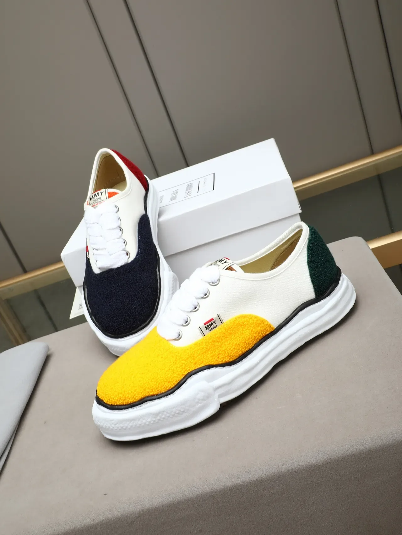 MMY White Navy Canvas Upper Textured And Red Panels Sneakers 2