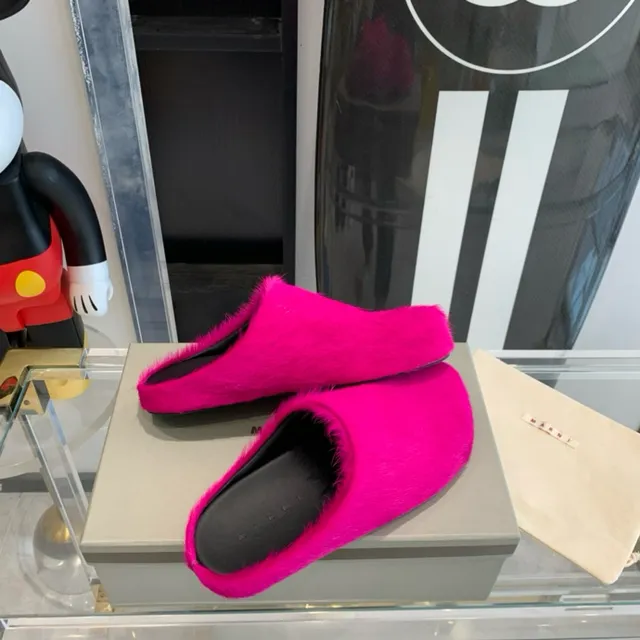 Marni Rose Noir Peluche Imitation Fourrure Chaussons à dos ouvert 7