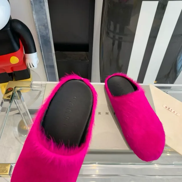 Marni Rose Noir Peluche Imitation Fourrure Chaussons à dos ouvert 8