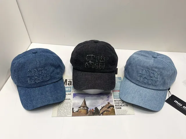 Miu Miu Boné de beisebol preto texturizado de denim bordado tonalmente com logo 2
