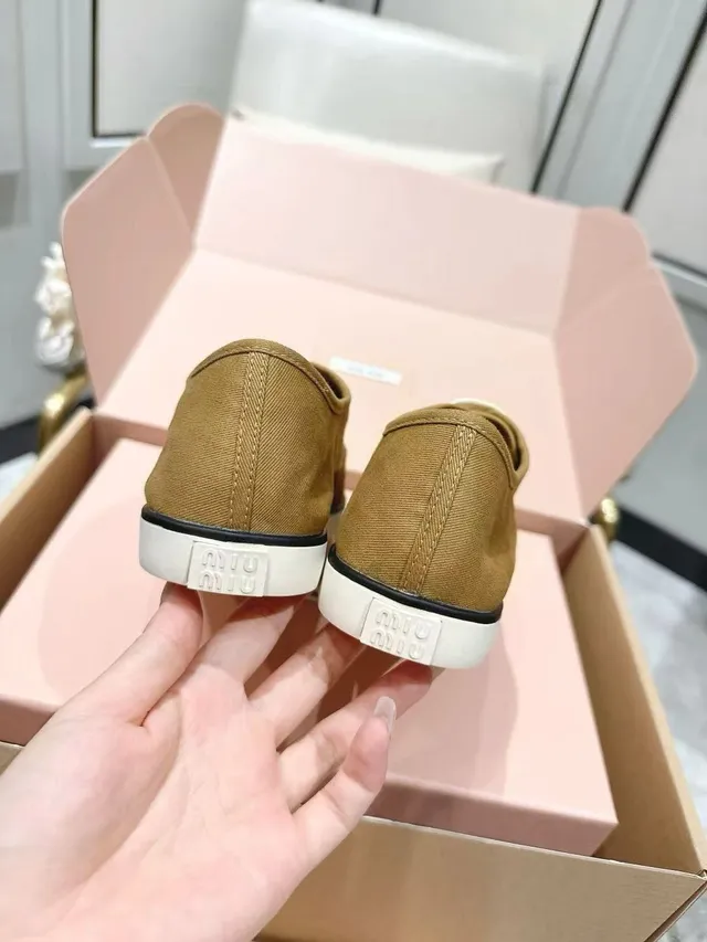 Miu Miu Brown White Low-Top Upper Canvas Shoes 2