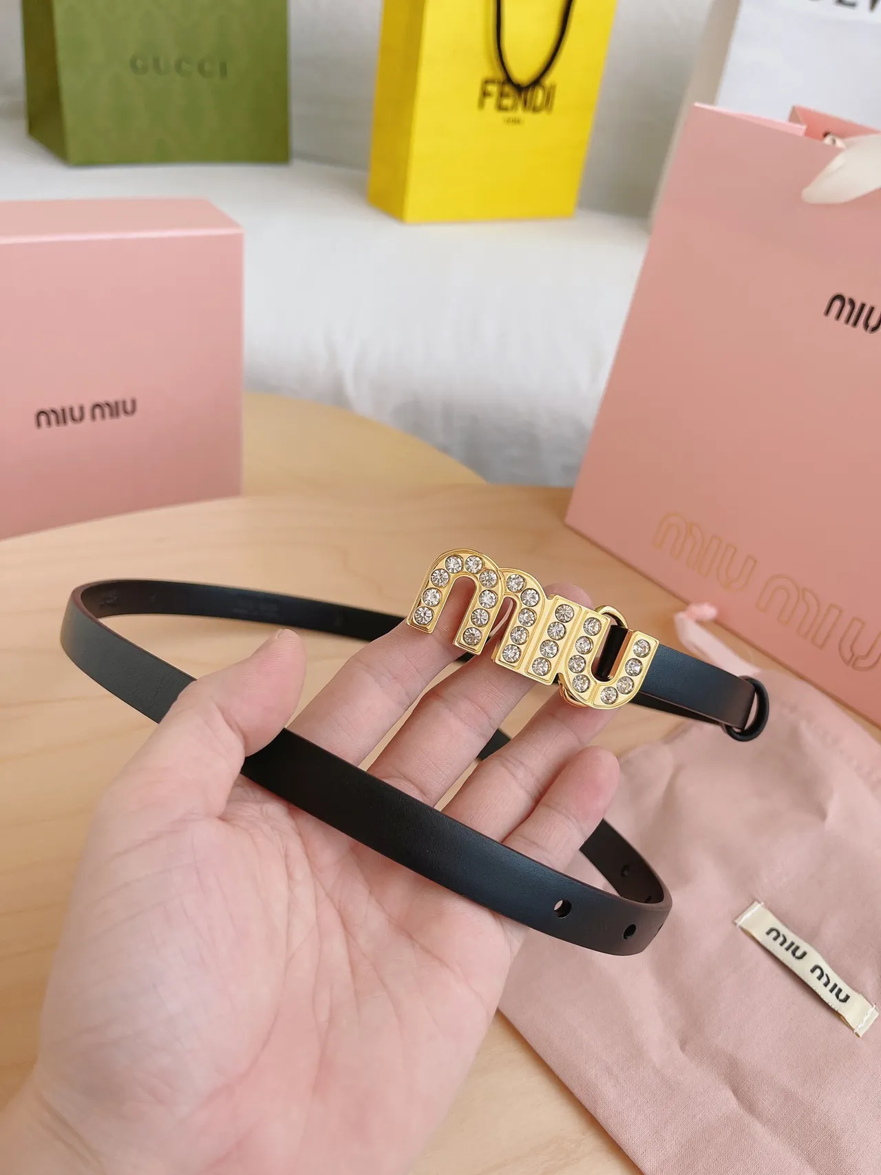 Miu Miu Cinto Logo Cristal Fivela Preta Dourada Cinto de Couro 8