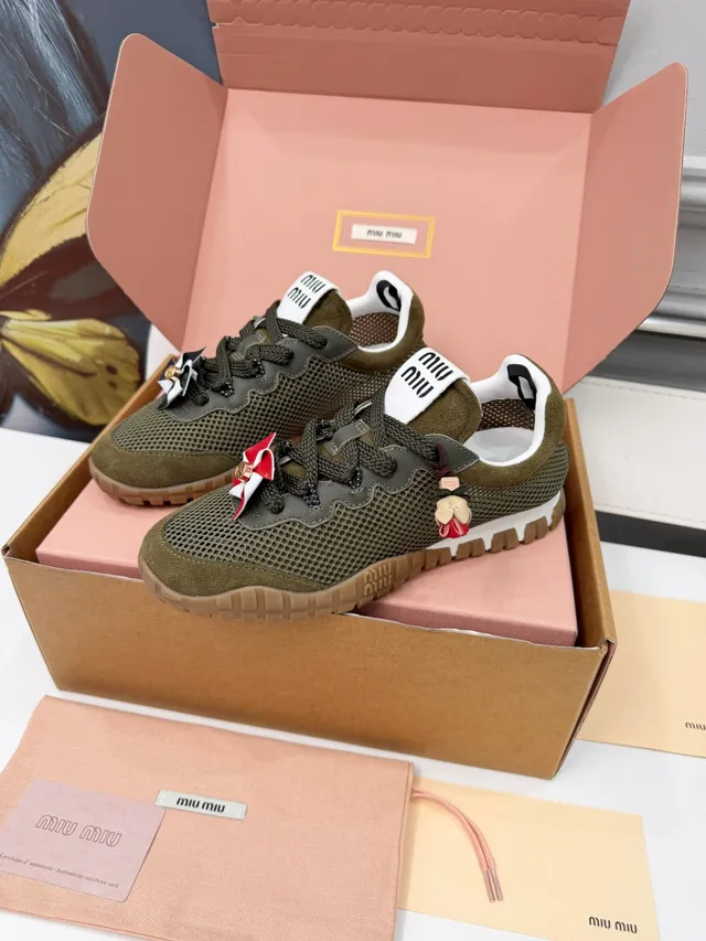 Miu Miu Wander أخضر زيتوني شبيك و سويد لايف ستايل سنايكرز 5