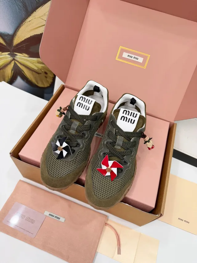 Miu Miu Wander أخضر زيتوني شبيك و سويد لايف ستايل سنايكرز 6