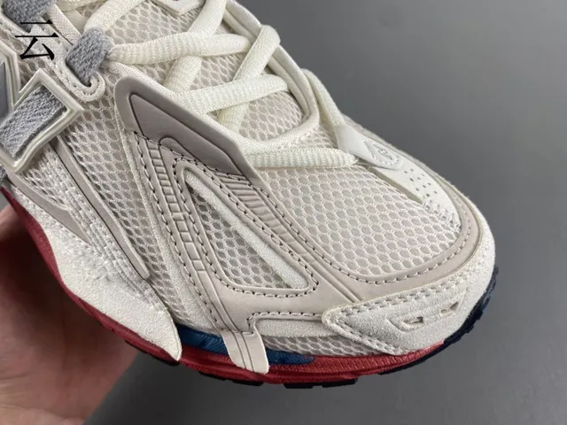 New Balance 1300 Off-White Red Blue Green chaussures de course 2