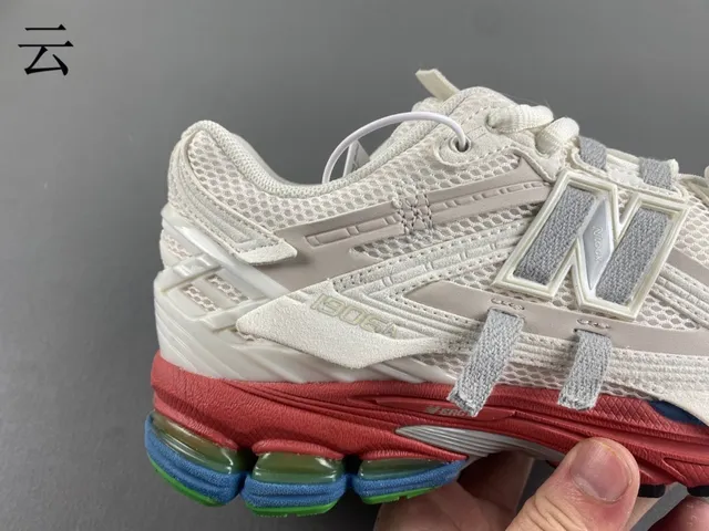New Balance 1300 Off-White Red Blue Green chaussures de course 3