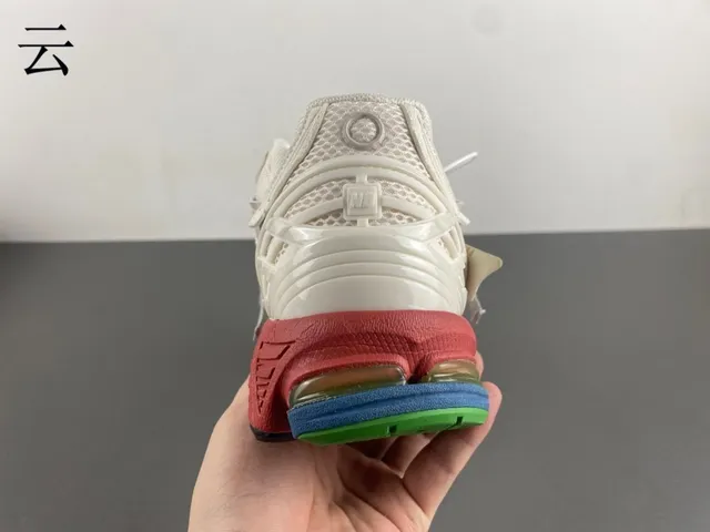 New Balance 1300 Off-White Red Blue Green chaussures de course 4