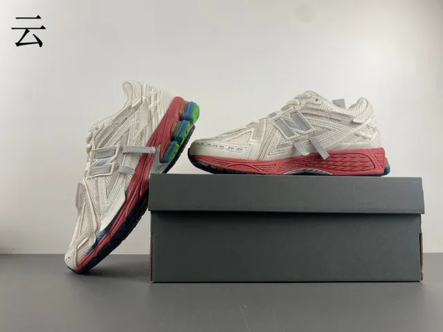 New Balance 1300 Off-White Red Blue Green chaussures de course 13