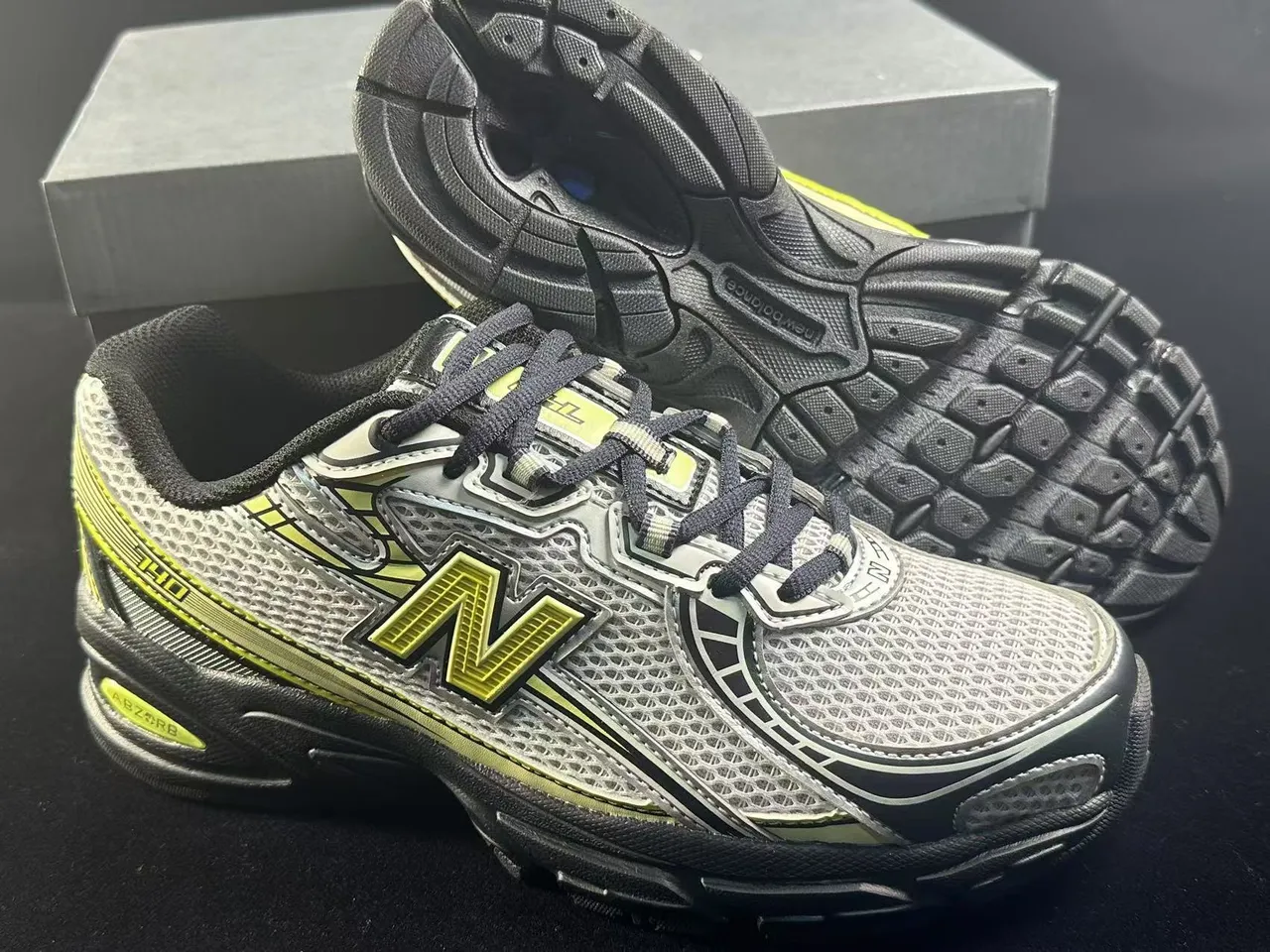 New Balance 1400 Gris Negro Malla Superior Cubiertas Sintéticas Zapatos para correr 3