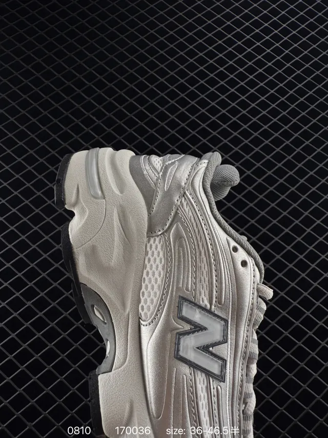 New Balance 1700 Sneakers Chunky Gris Clair et Noir 4