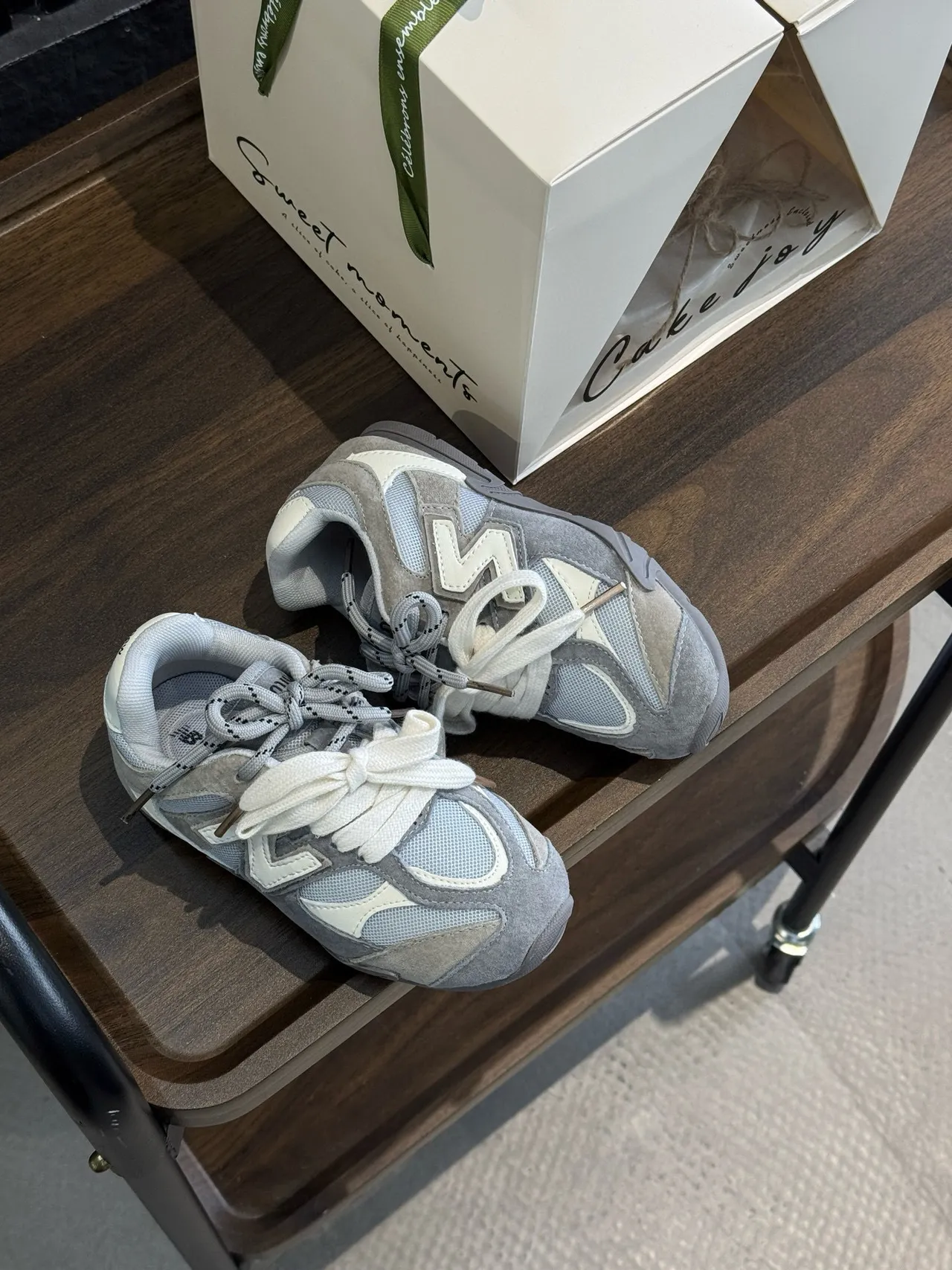 New Balance 327 gris et blanc sneakers lifestyle 8