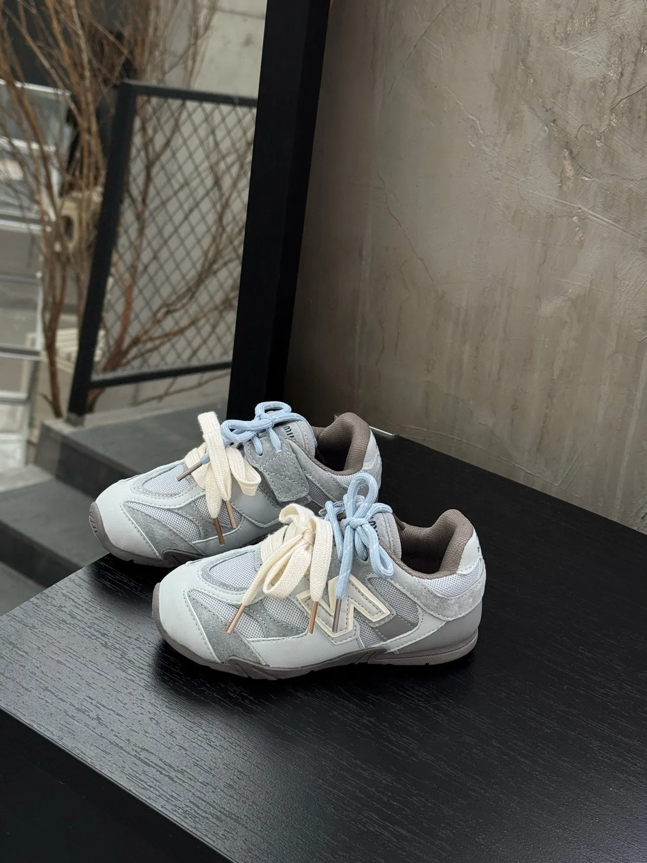 New Balance 327 gris et blanc sneakers lifestyle 9