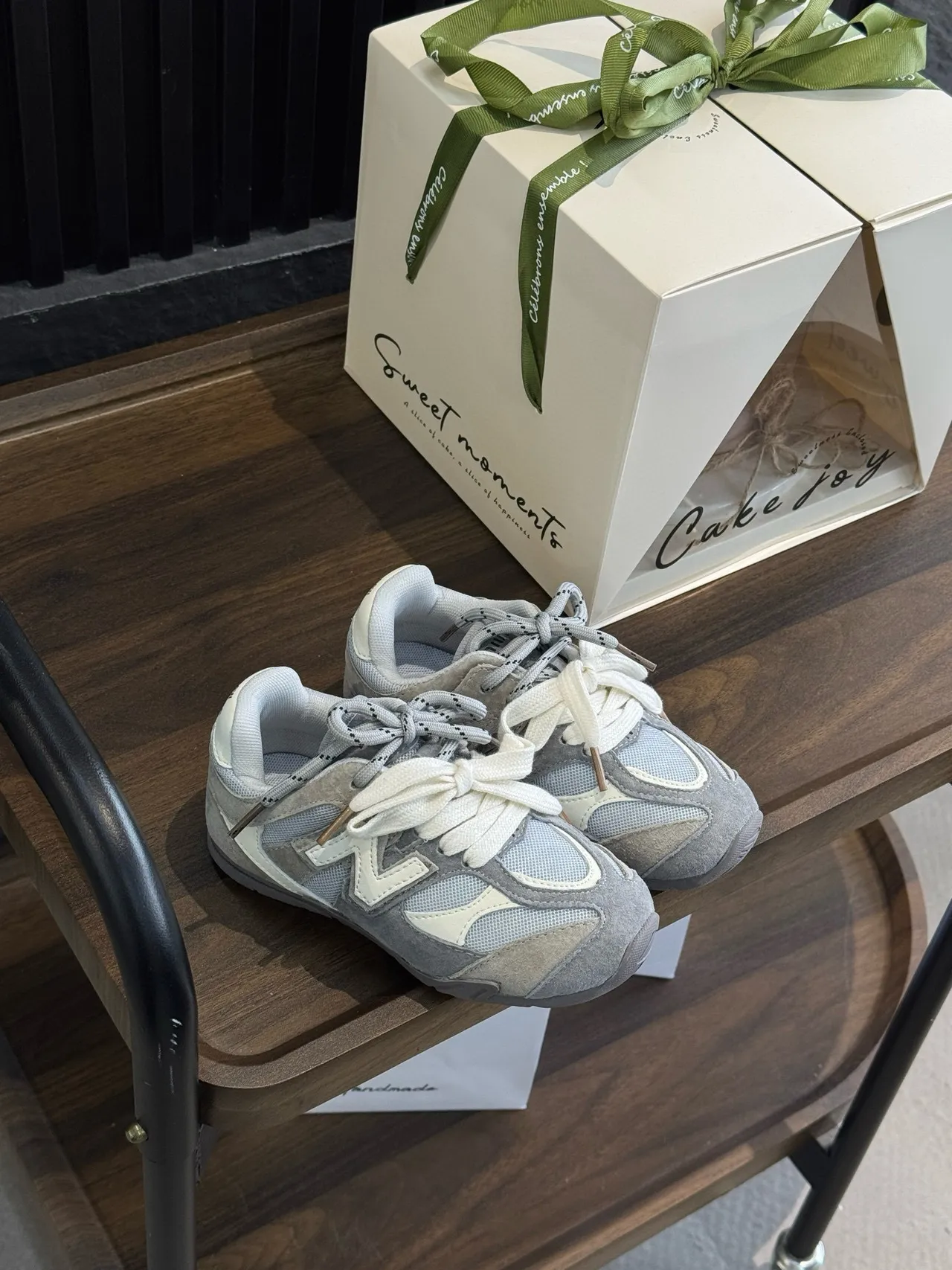 New Balance 327 gris et blanc sneakers lifestyle 12