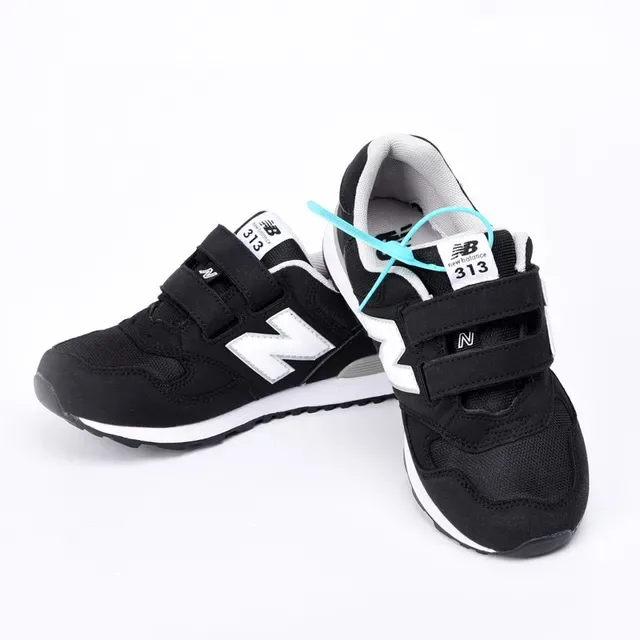 New Balance 574 Black White Gray Chaussures Lifestyle pour Enfants 3