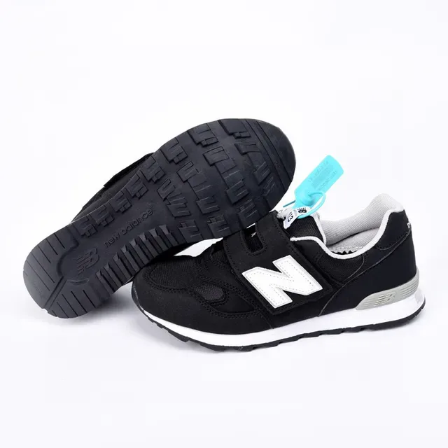 New Balance 574 Black White Gray Chaussures Lifestyle pour Enfants 7